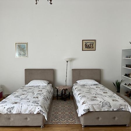 The Best Location Salon Apartment With Main Street View SJJ Exterior foto