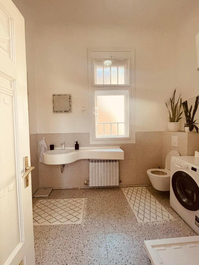 The Best Location Salon Apartment With Main Street View SJJ Exterior foto