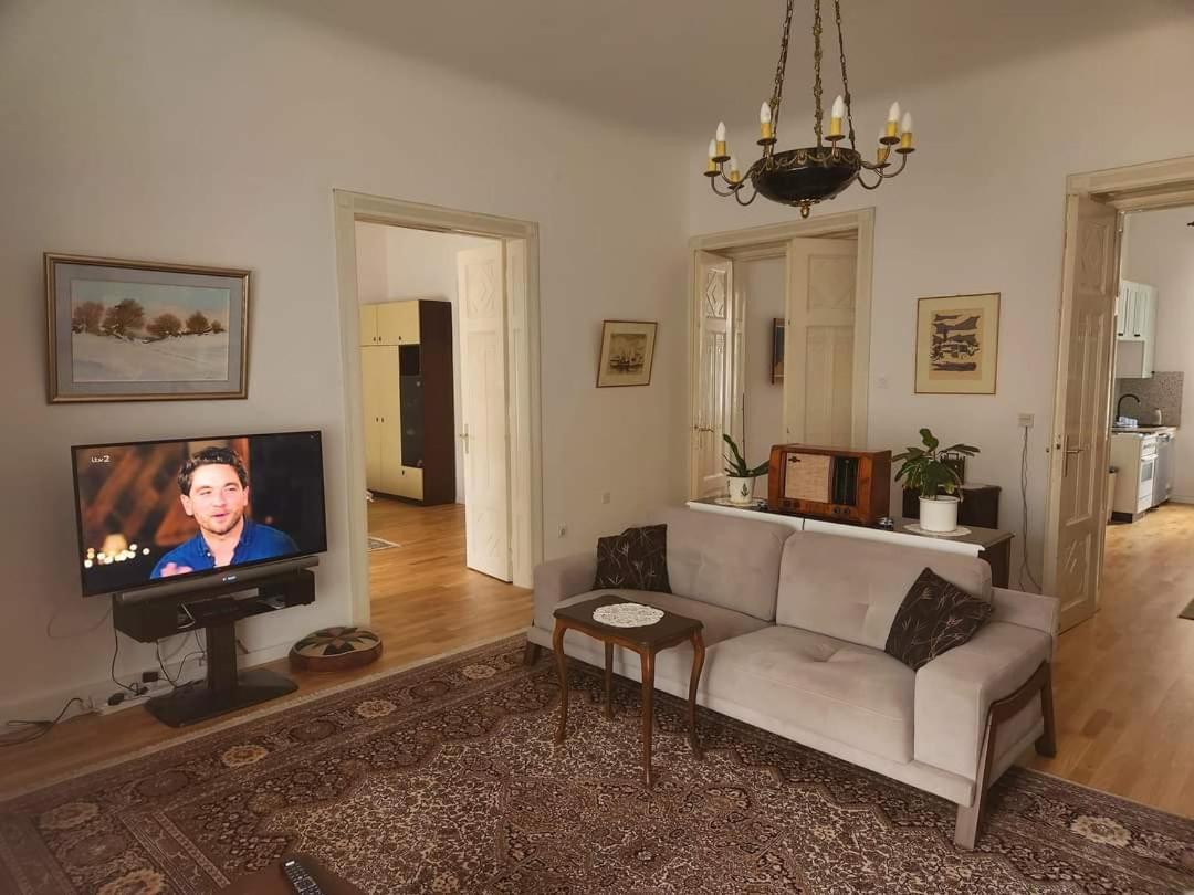 The Best Location Salon Apartment With Main Street View SJJ Exterior foto