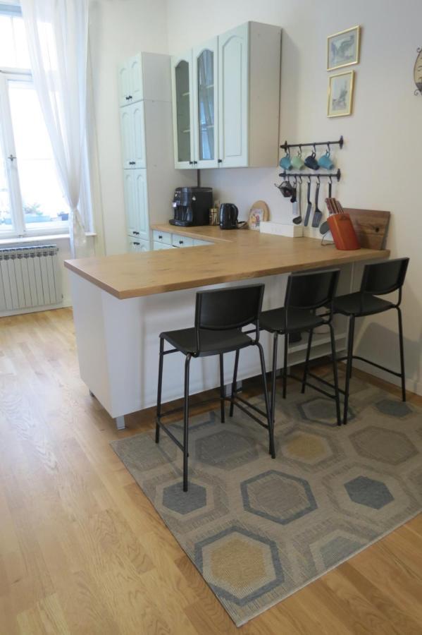The Best Location Salon Apartment With Main Street View SJJ Exterior foto